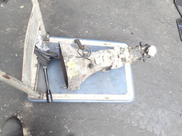 ジムニー　JA22W　純正　マニュアル　ミッション　５速　ＭＴ　実働車外し。　A61 ジムニー ＪＡ２２ ＭＴ マニュアルミッション 5速