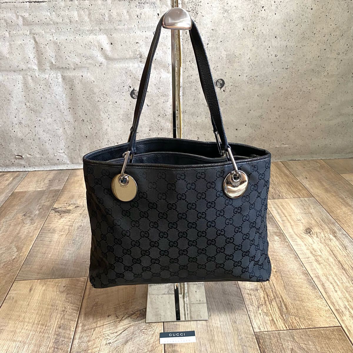 GUCCI レザー GG柄キャンバス 型押しロゴ肩掛け トート ハンドバッグ 黒 本物 GUCCI グッチ ロゴ金具 GG柄 キャンバス レザー トート