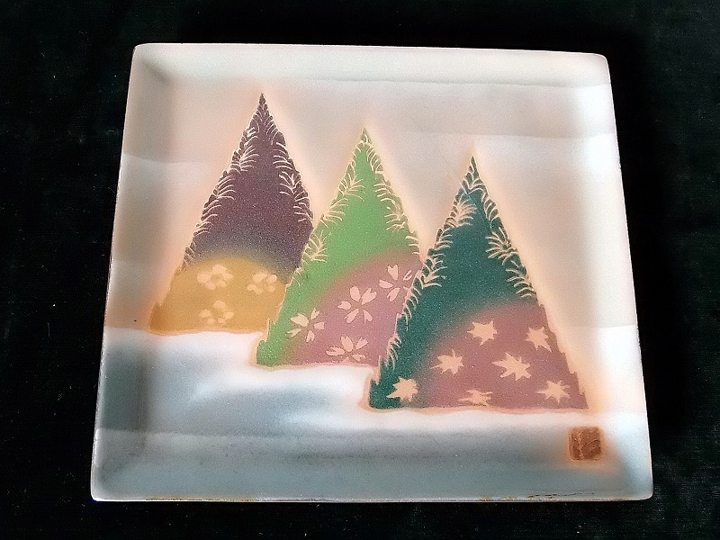 杉本義一<七寶神杉文飾皿>共箱■210×188×10㎜/0.56㎏■共箱245×223×55㎜/0.2㎏★表ヒビ/裏テープ痕/共箱薄汚れ■ゆうパック60/定形外_画像2