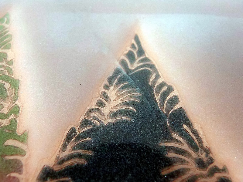 杉本義一<七寶神杉文飾皿>共箱■210×188×10㎜/0.56㎏■共箱245×223×55㎜/0.2㎏★表ヒビ/裏テープ痕/共箱薄汚れ■ゆうパック60/定形外_画像3