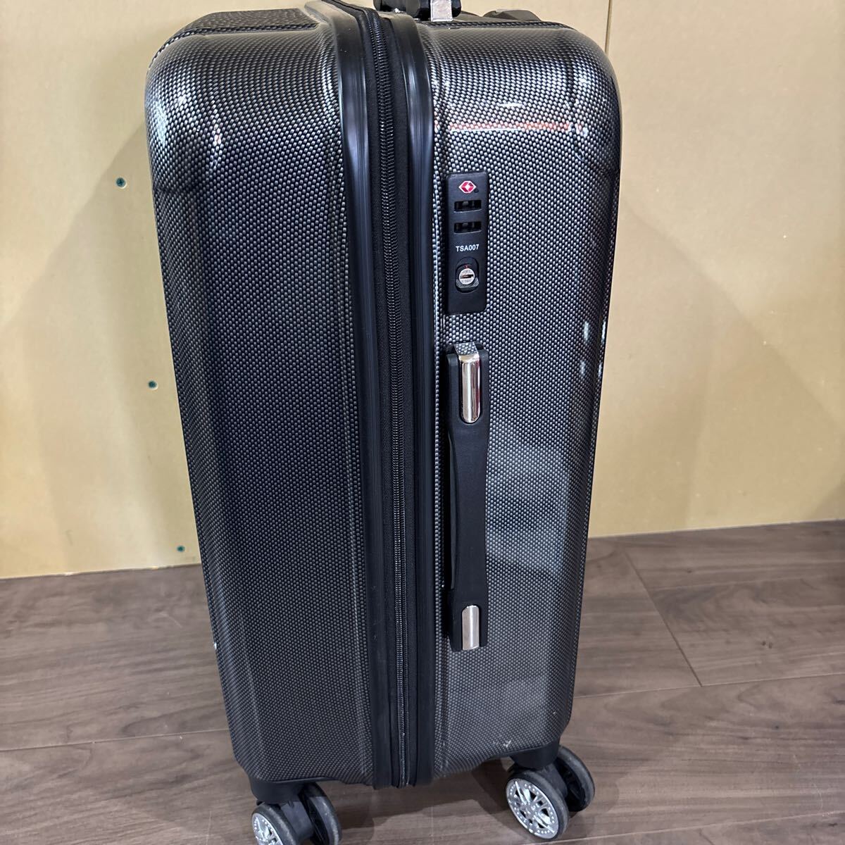 スーツケース キャリーバッグ　シルバーグレー　 TSAロック_画像2