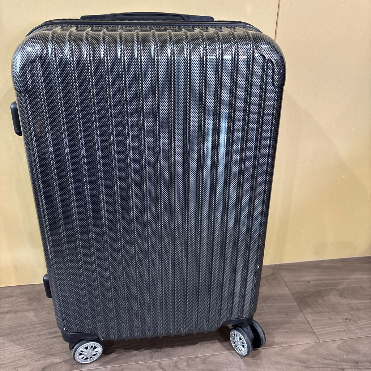 スーツケース キャリーバッグ　シルバーグレー　 TSAロック_画像3