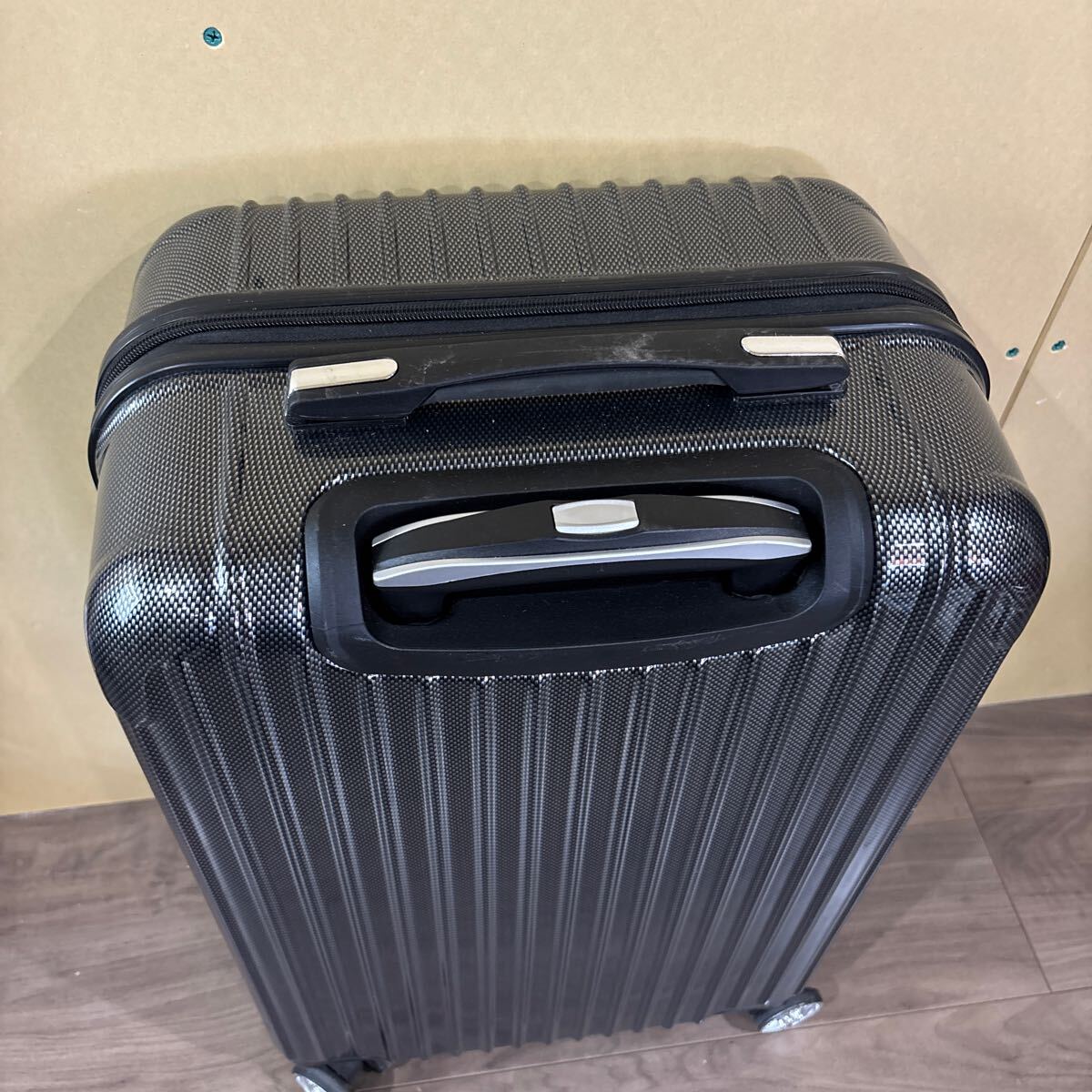 スーツケース キャリーバッグ　シルバーグレー　 TSAロック_画像4