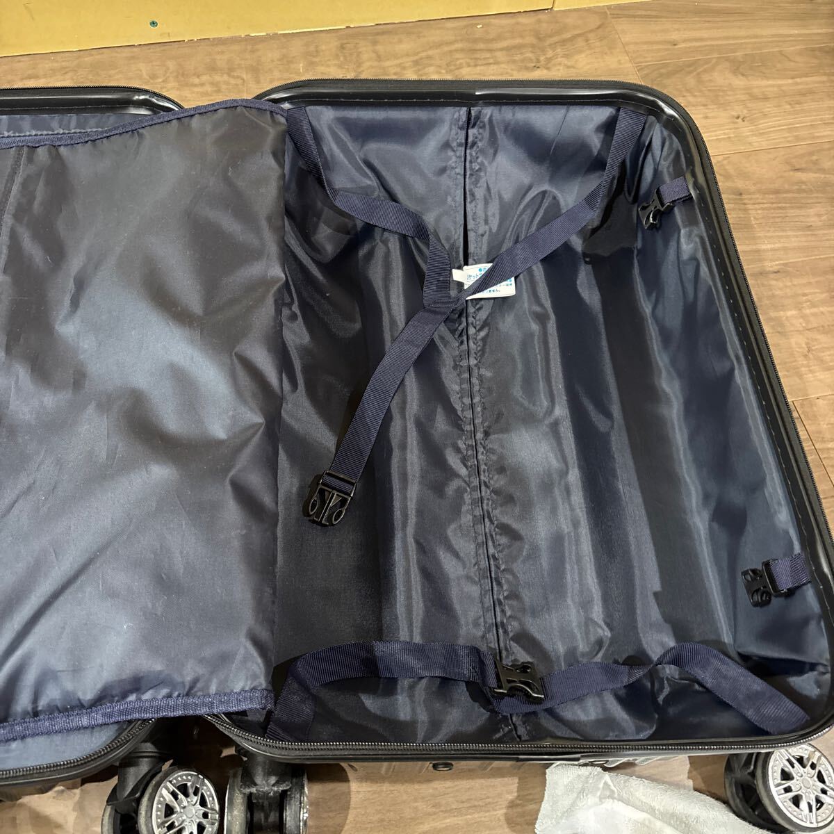 スーツケース キャリーバッグ　シルバーグレー　 TSAロック_画像9