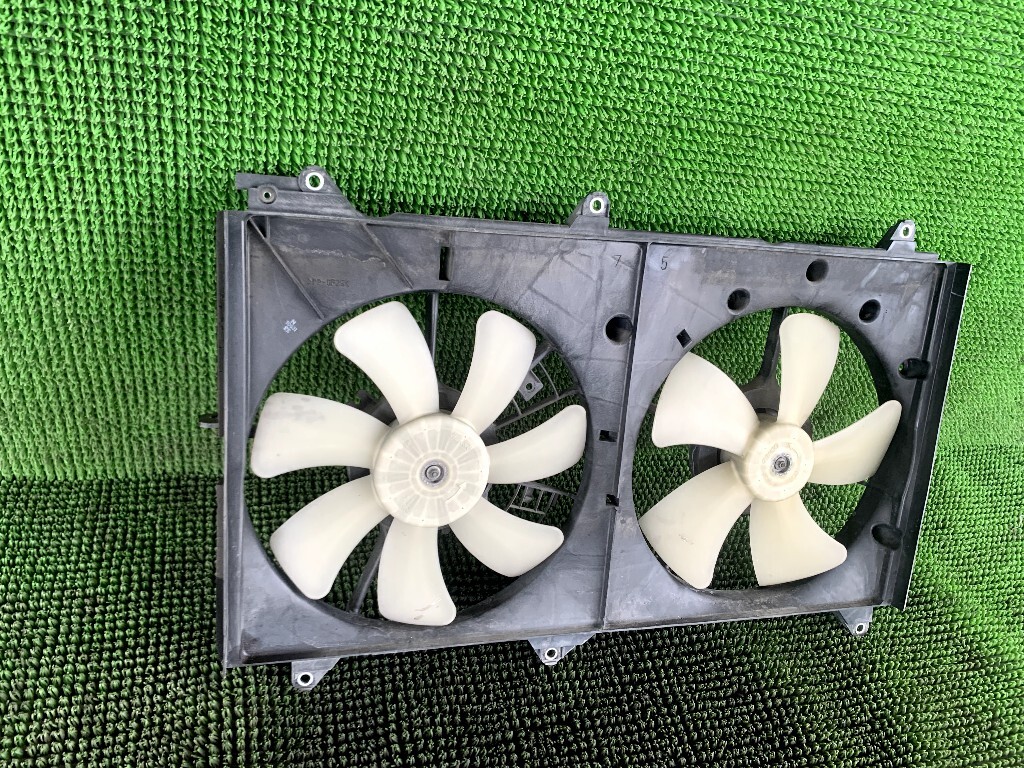 ●即決値段●漏れなし●Z17-5トヨタ ノア ヴォクシー AZR60G AZR65G ラジエーター 電動ファン ラジエター ファンモーター_画像2