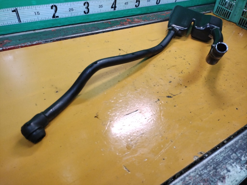 DUCATI ドゥカティ SS900ie 純正ブリーザーホース ボックス_画像4