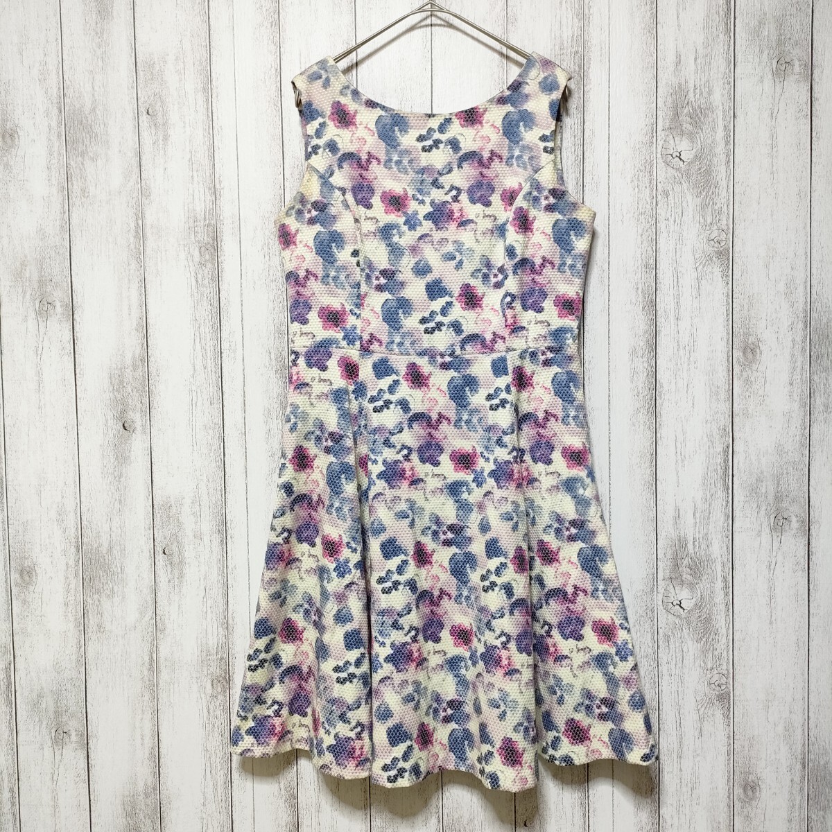 Soareak　ソアリーク　(M)　花柄 ノースリーブワンピース_画像1