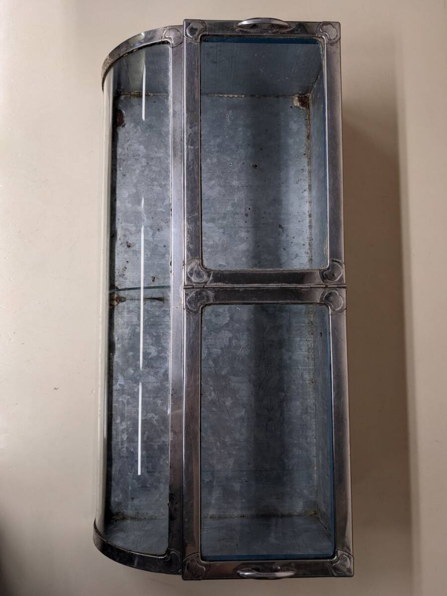 レトロなブリキガラスケース アンティーク 扉付き ブリキのショーケース | REFACTORY antiques
