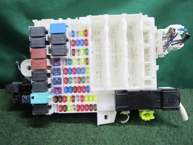 フリードスパイク DBA-GB3 ヒューズボックス G ジャストセレクション 5人 38200-SFM-902【岐阜発】