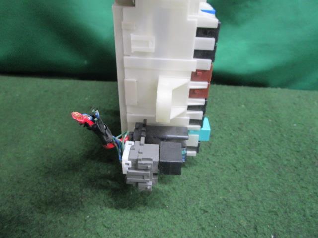 フリードスパイク DBA-GB3 ヒューズボックス G ジャストセレクション 5人 38200-SFM-902【岐阜発】