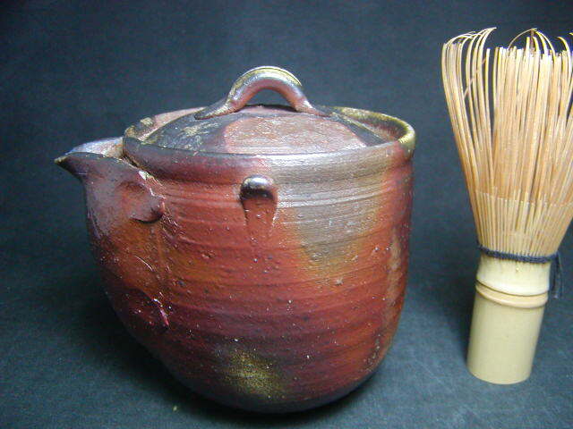 骨董品 古道具 陶芸 備前焼 茶道具 茶器 急須(つる付)焼締 窯変 陶印有 初だし 備前焼 手捻り窯変宝瓶 煎茶道具 鉄瓶 紫砂壺 茶碗 唐物