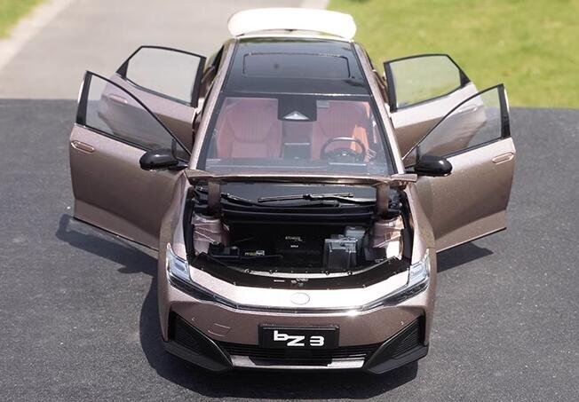 △TOYOTA 特注 1/18 トヨタ bZ3 e-TNGA 2023