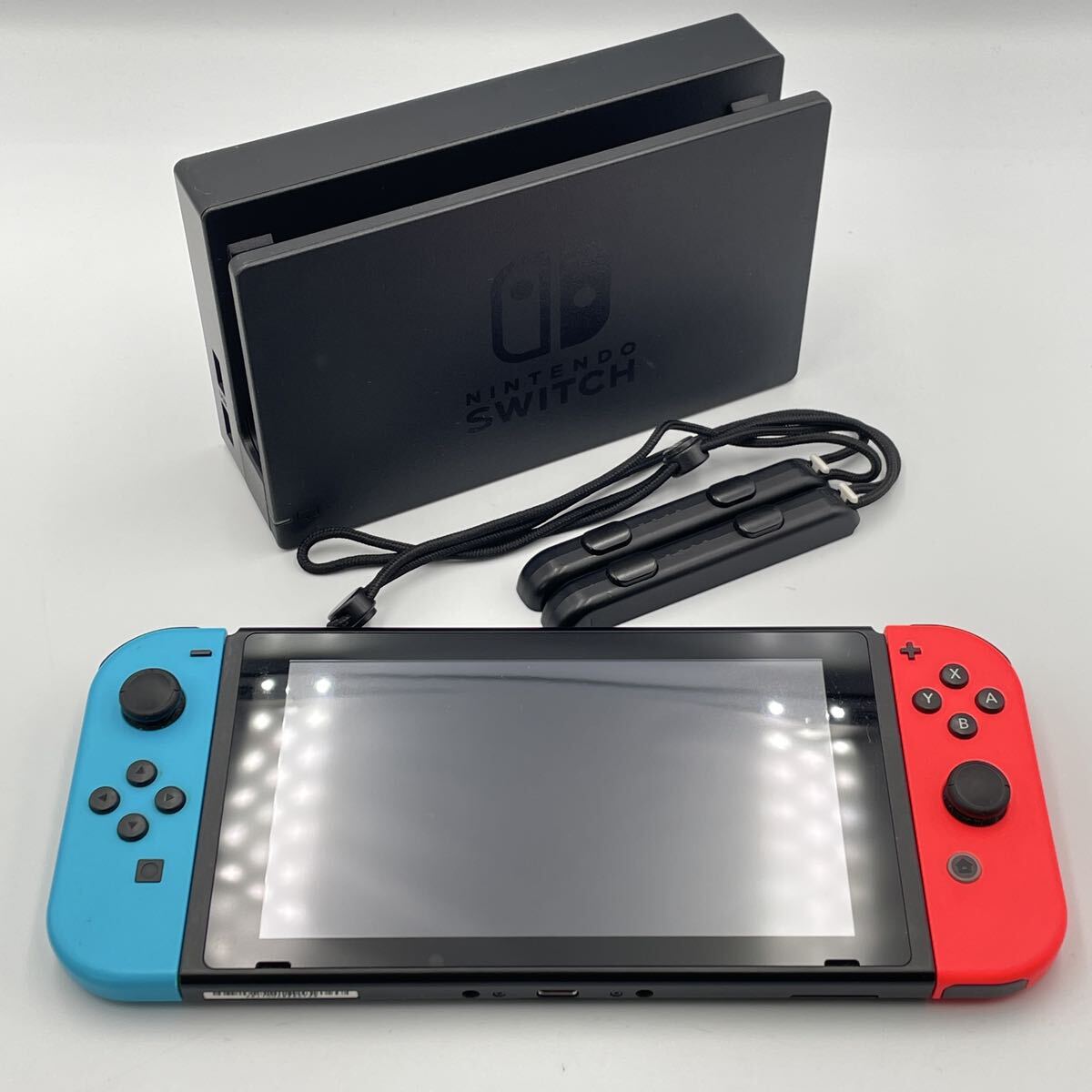 初期化済みNintendoSwitch HAC-001付属品完備ハードケース付き ♪ ニンテンドースイッチ本体+充電ドック+ジョイコン 初期化