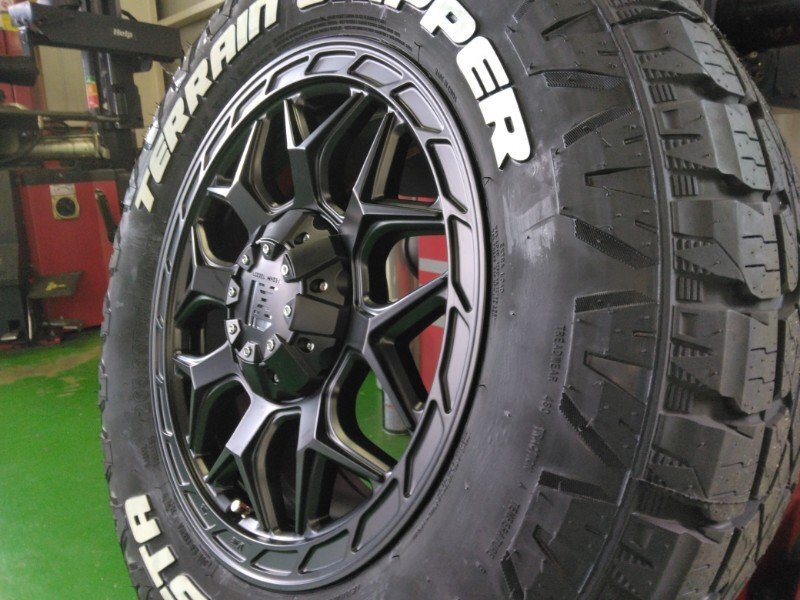 150 プラド FJ ハイラックス サーフ 夏タイヤ ホイール セット モンスタ テレーングリッパー 265/70R17 265/65R17 17インチ InFerno_画像4
