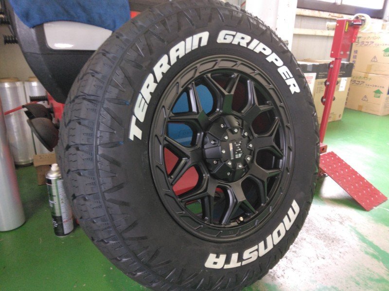 150 プラド FJ ハイラックス サーフ 夏タイヤ ホイール セット モンスタ テレーングリッパー 265/70R17 265/65R17 17インチ InFerno_画像7