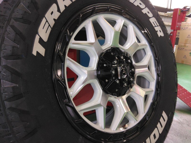 150 プラド FJ ハイラックス サーフ 夏タイヤ ホイール セット モンスタ テレーングリッパー 265/70R17 265/65R17 17インチ InFerno_画像6