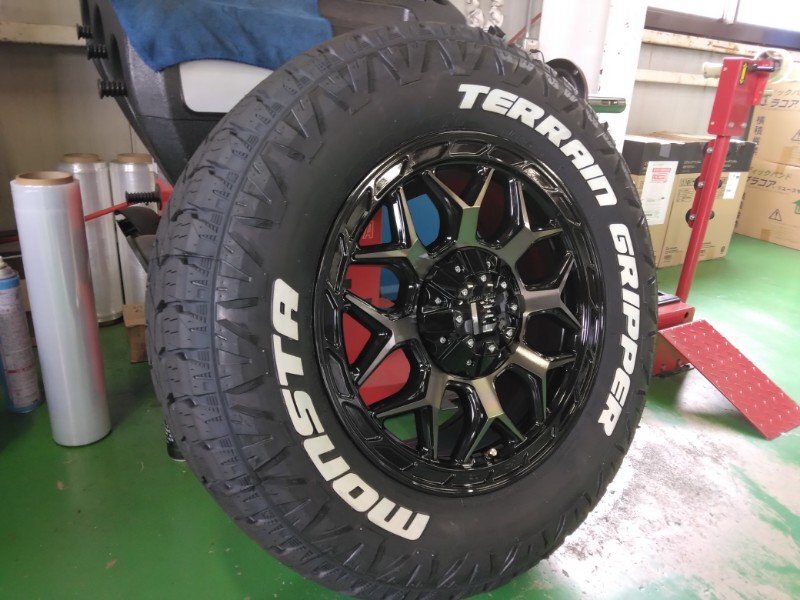 150 プラド FJ ハイラックス サーフ 夏タイヤ ホイール セット モンスタ テレーングリッパー 265/70R17 265/65R17 17インチ InFerno_画像6
