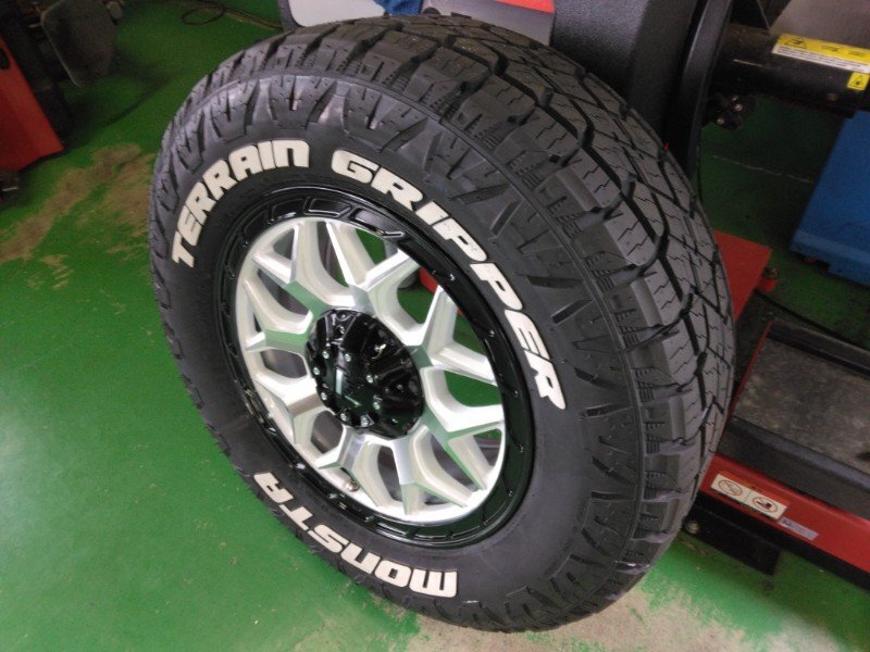 150 プラド FJ ハイラックス サーフ タイヤホイールセット モンスタ テレーングリッパー 265/70R17 265/65R17 17インチ LEXXEL InFerno_画像5