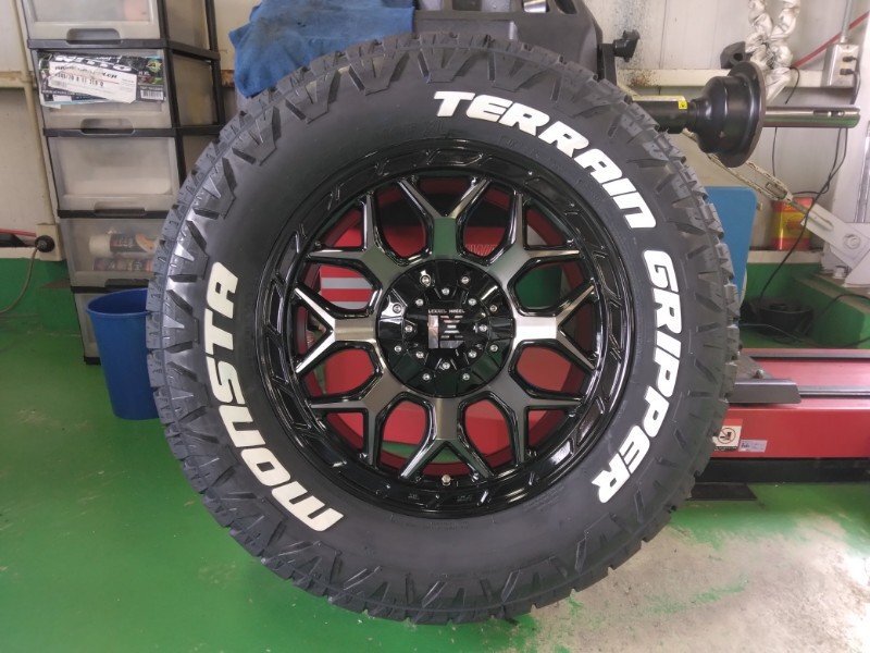 150 プラド FJ ハイラックス サーフ 新品 4本 タイヤホイールセット モンスタ テレーングリッパー 265/70R17 265/65R17 17インチ InFerno_画像9