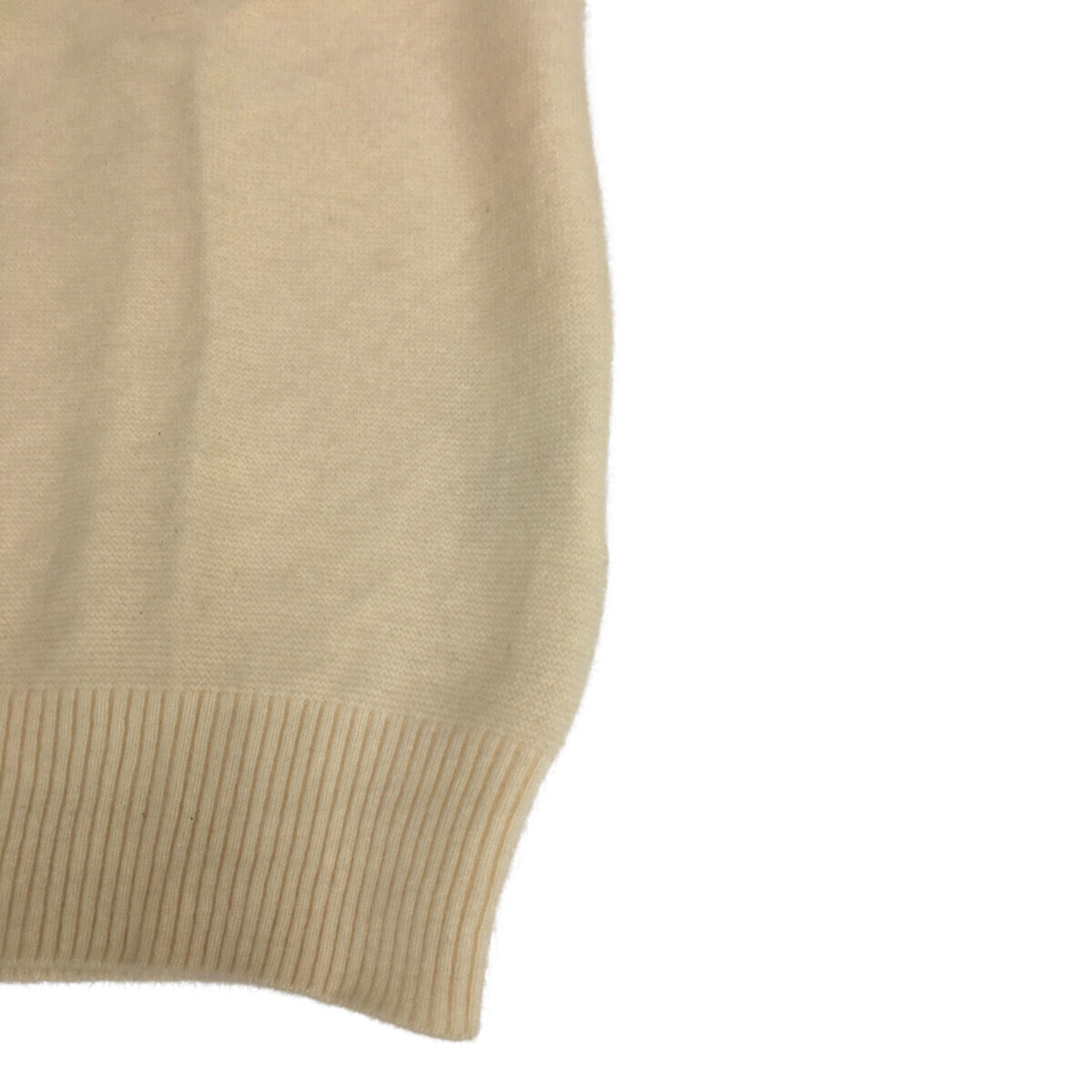 coco 中古【SALE】 マスターバニーエディション レディース ベスト 0(S) クリーム系 Vネック カシミヤ レターパックプラス発送可 88542_画像5