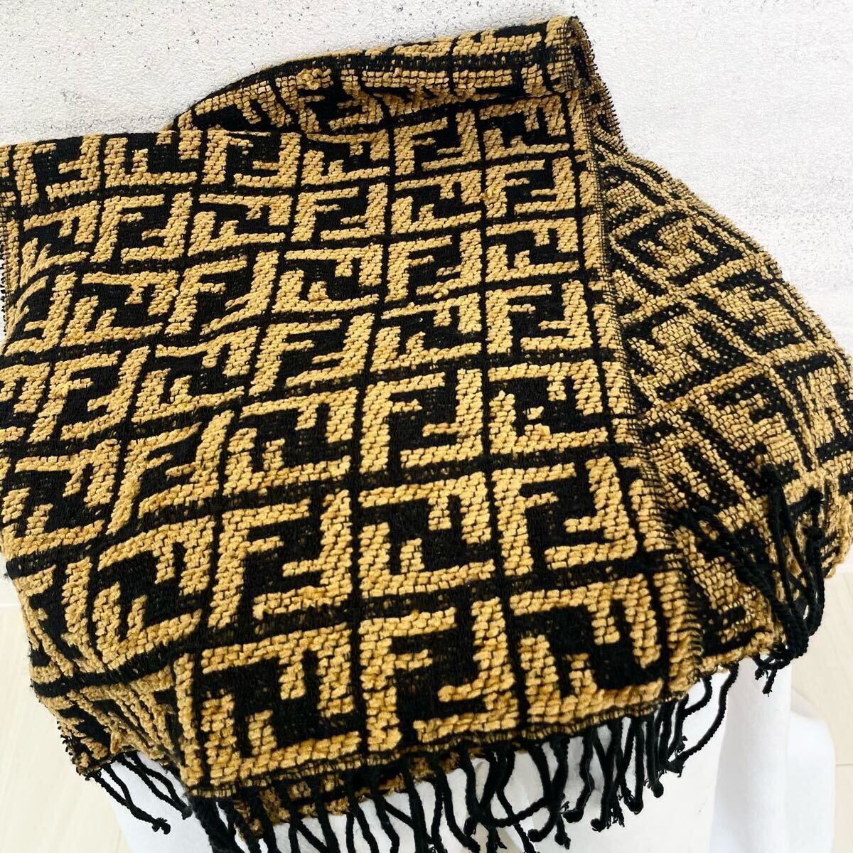 【美品】フェンディ FENDI マフラー ウール ズッカ柄 総柄 リバーシブル 贅沢品の極み】FENDI フェンディ マフラー ストール ロゴ ズッカ