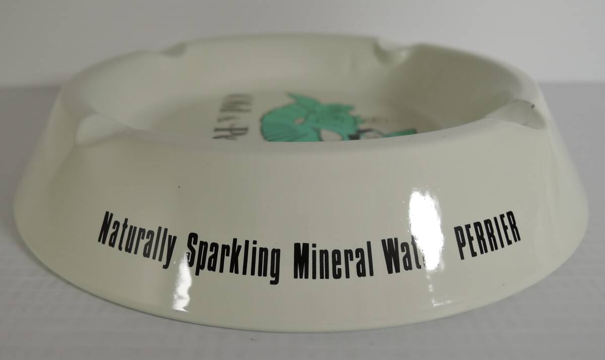 ☆29H■サントリー　OLD＆PERRIER　オールド・ペリエ（炭酸水）　灰皿　ブリキ製■未使用_画像4