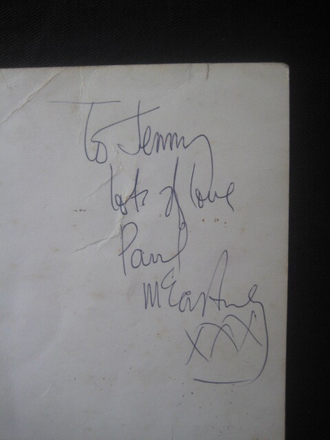 ビートルズ　ポール・マッカートニーさん　直筆サイン　メモ帳の切れ端 ポール・マッカートニー □ 直筆サイン □ 証明書付 - メルカリ