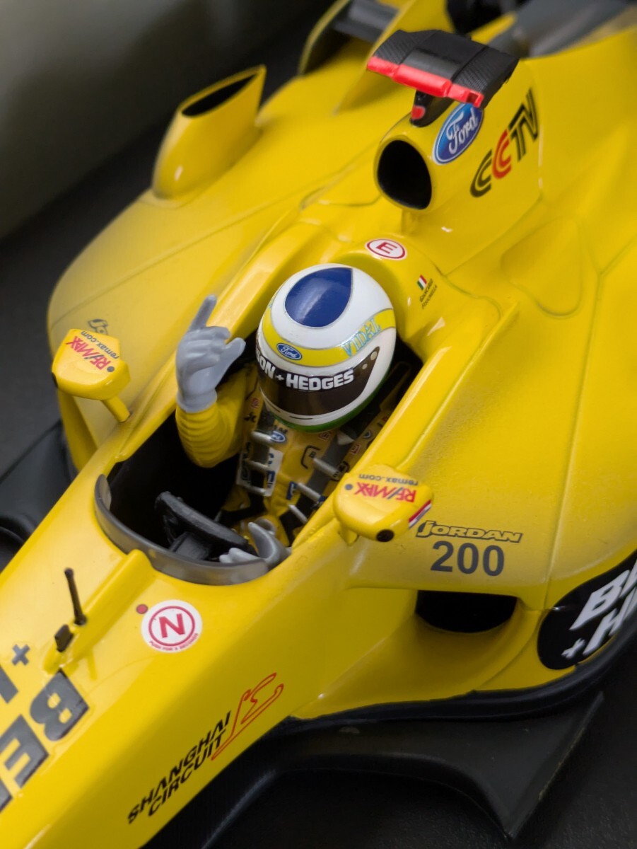 ☆PMA 1/18BENSON＆HEDGES ロゴカスタム品！PMA 1/18 ジョーダン フォード EJ13 #11 G.フィジケラ 2003年 初優勝 ガッツポーズver. ☆_画像4