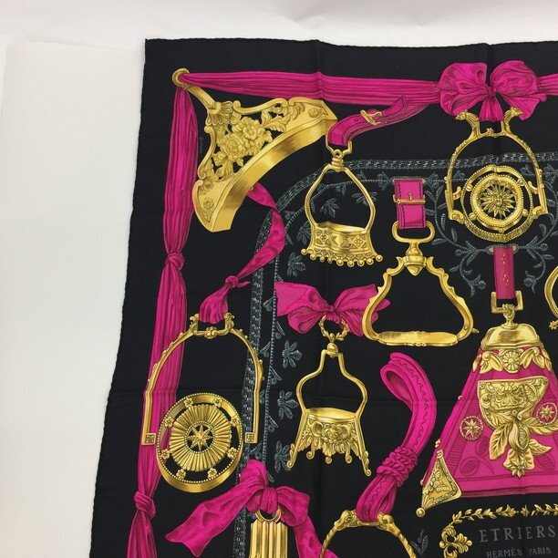 か*ん様 エルメス　スカーフ　カレ　90 タグ無しです。　オークションになります エルメス(HERMES)エルメス カレ90 スカーフ 衣料品 レディース
