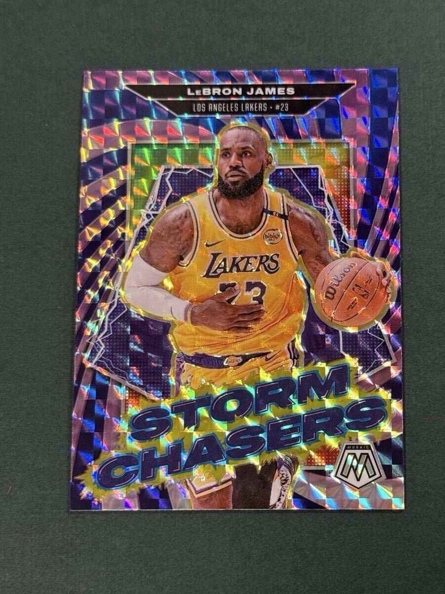 NBAカード レブロンジェームス ルーキーカードのフロアカード Lebron James SP 2024-25 Panini Mosaic Storm Chasers NBA