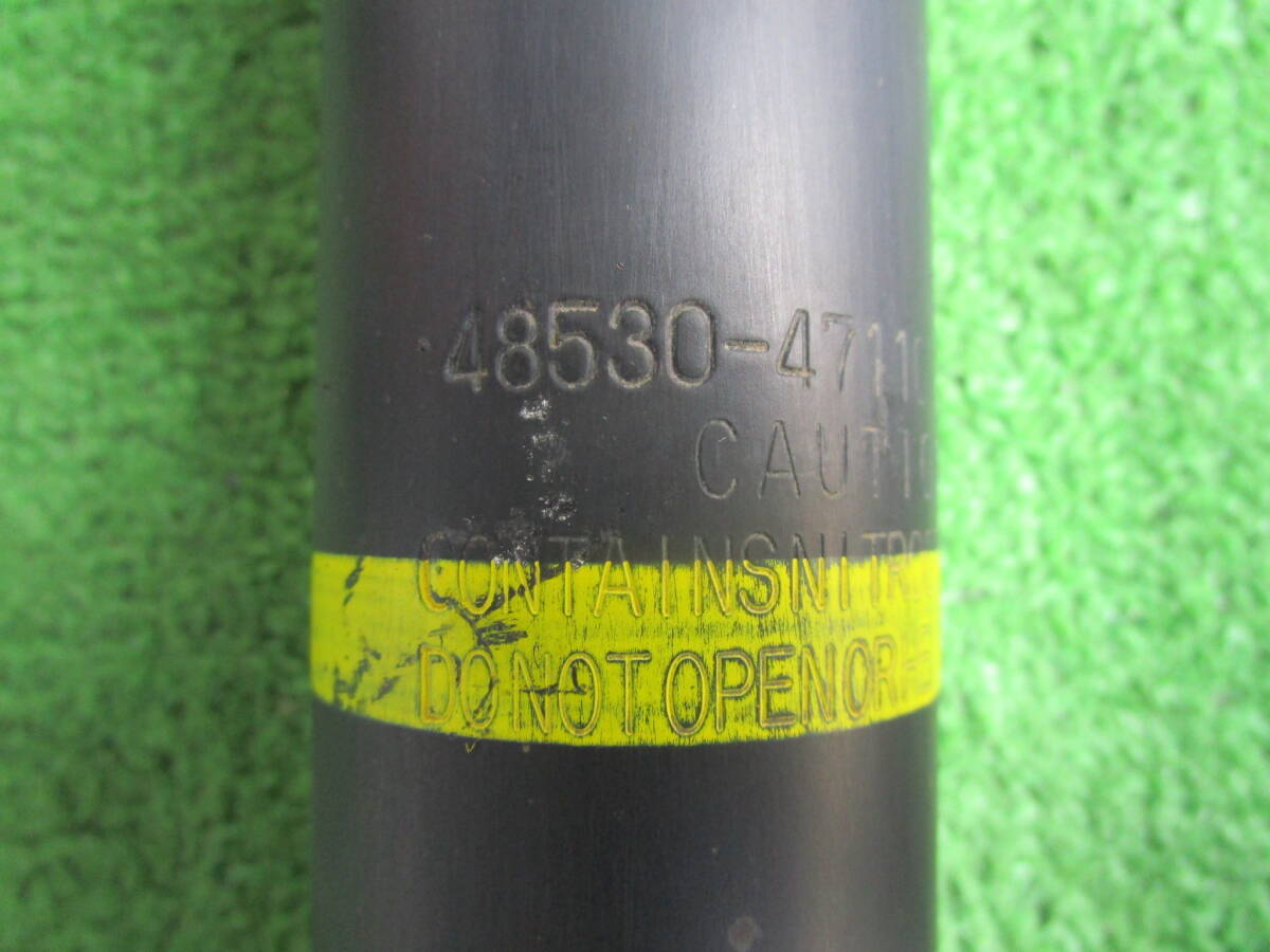 ZVW51 ZVW50 ZVW55 トヨタ プリウス 前期　ショックアブソーバー　スプリング　 カラー/070 67005-47430 中古 ☆060216ｒｓ