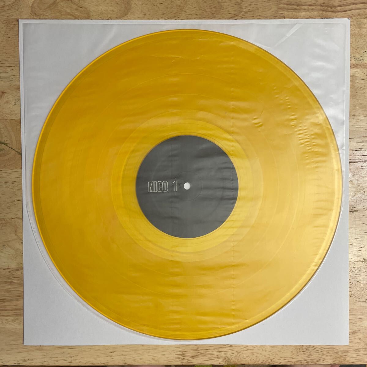 LP Martin Hannettプロデュース(A2,B1) ヴェルヴェッツ歌姫82年ライヴ NICO/LIVE HEROES[US盤:Yellow Vinyl:Performance Records PERF 385]_画像1