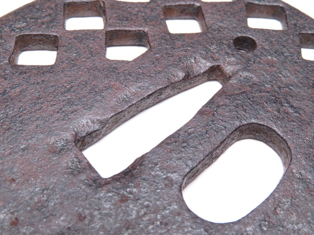 [10731] меч принадлежности ( осмотр / доспехи / меч /. голова ) металлический земля ... гарда меча ( первый товар * покупка товар )