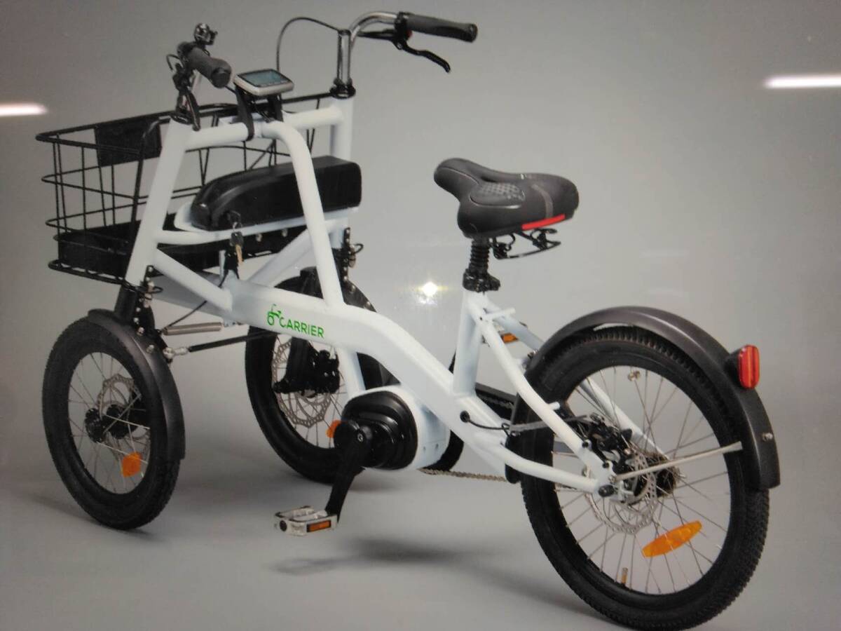 CARRIER 前2輪電動三輪車 ホワイト 2