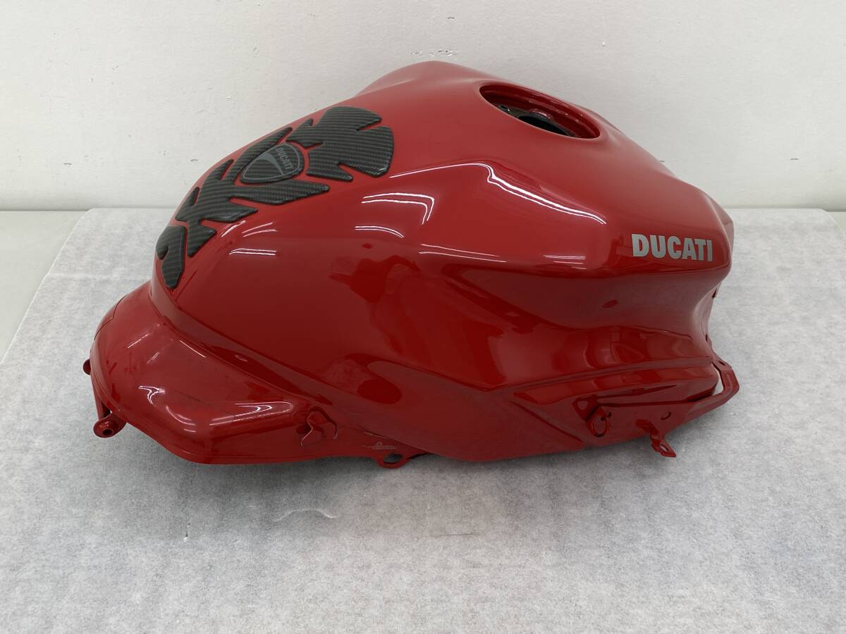 中古 DUCATI スーパースポーツS(-20) 純正フューエルタンク タンクパッド付 58612532BA 190サイズ_画像2