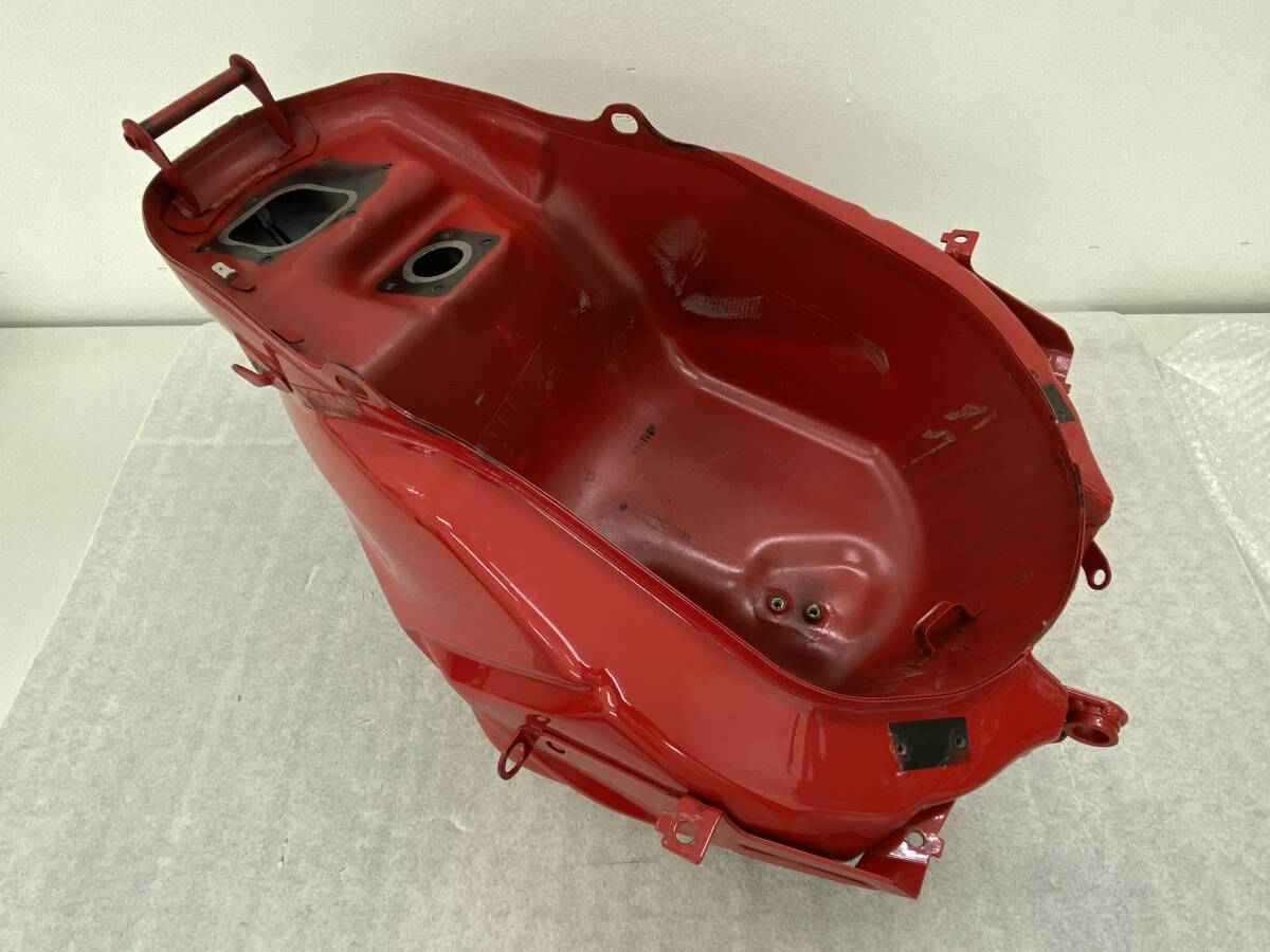 中古 DUCATI スーパースポーツS(-20) 純正フューエルタンク タンクパッド付 58612532BA 190サイズ_画像9