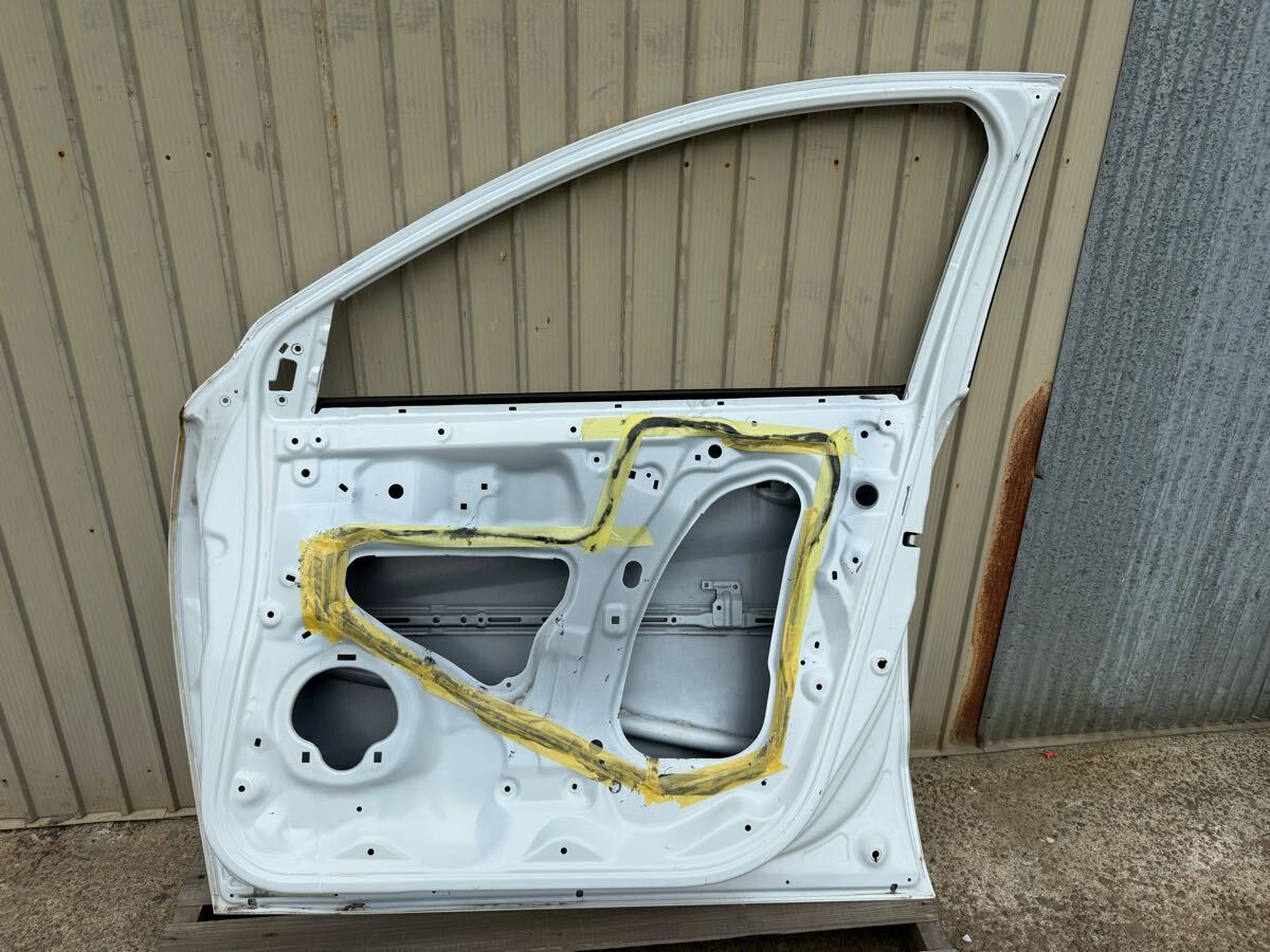 ヴェゼル RU1 RU2 RU3 RU4 右フロントドア ※個人宅発送不可_画像10