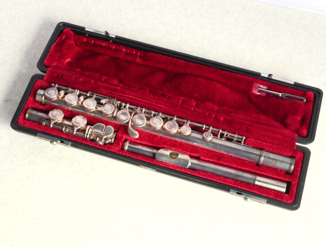 【値下げOK】ヤマハ フルート YAMAHA YFL211S ハードケース付 □ Yamaha YFL211S フルート ハードケース付 楽器 管楽器 ヤマハ