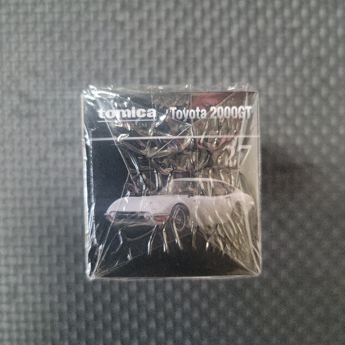 トミカプレミアム 27 トヨタ2000GT （1/59スケール トミカ 108917）_画像2
