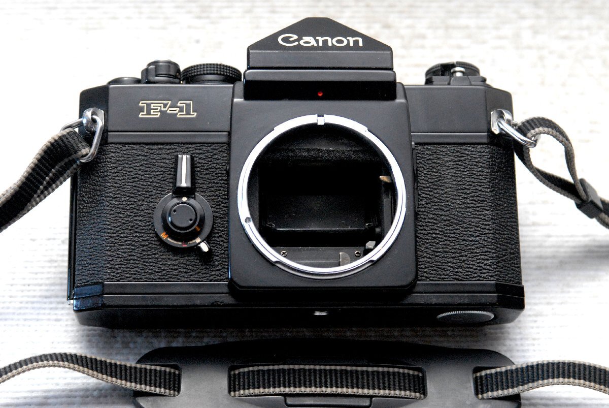 Canon キャノン 最高峰 昔の高級一眼レフカメラ F-1 ボディ