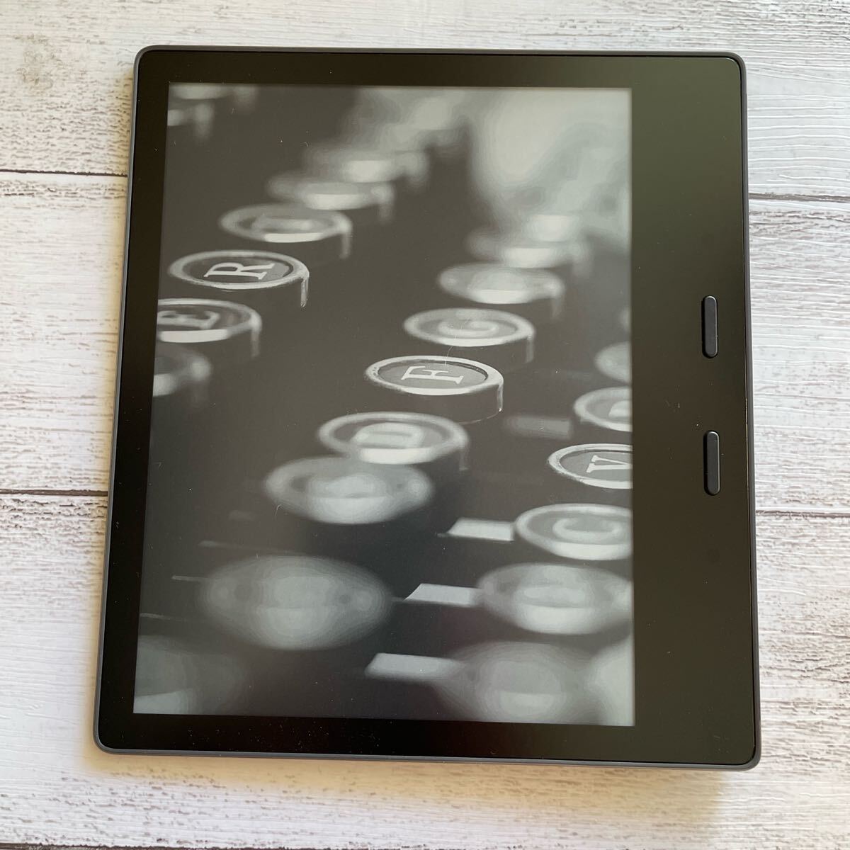 美品 Kindle Oasis 第10世代 32GB 広告なし Wifi+LTE Kindle Oasis 第10世代32GB Wifi+LTE広告なし(電子ブック