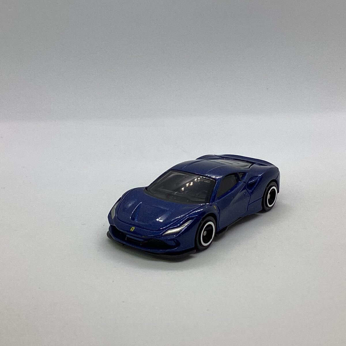 KQ2446 トミカ ミニカー F8 トリブート_画像1