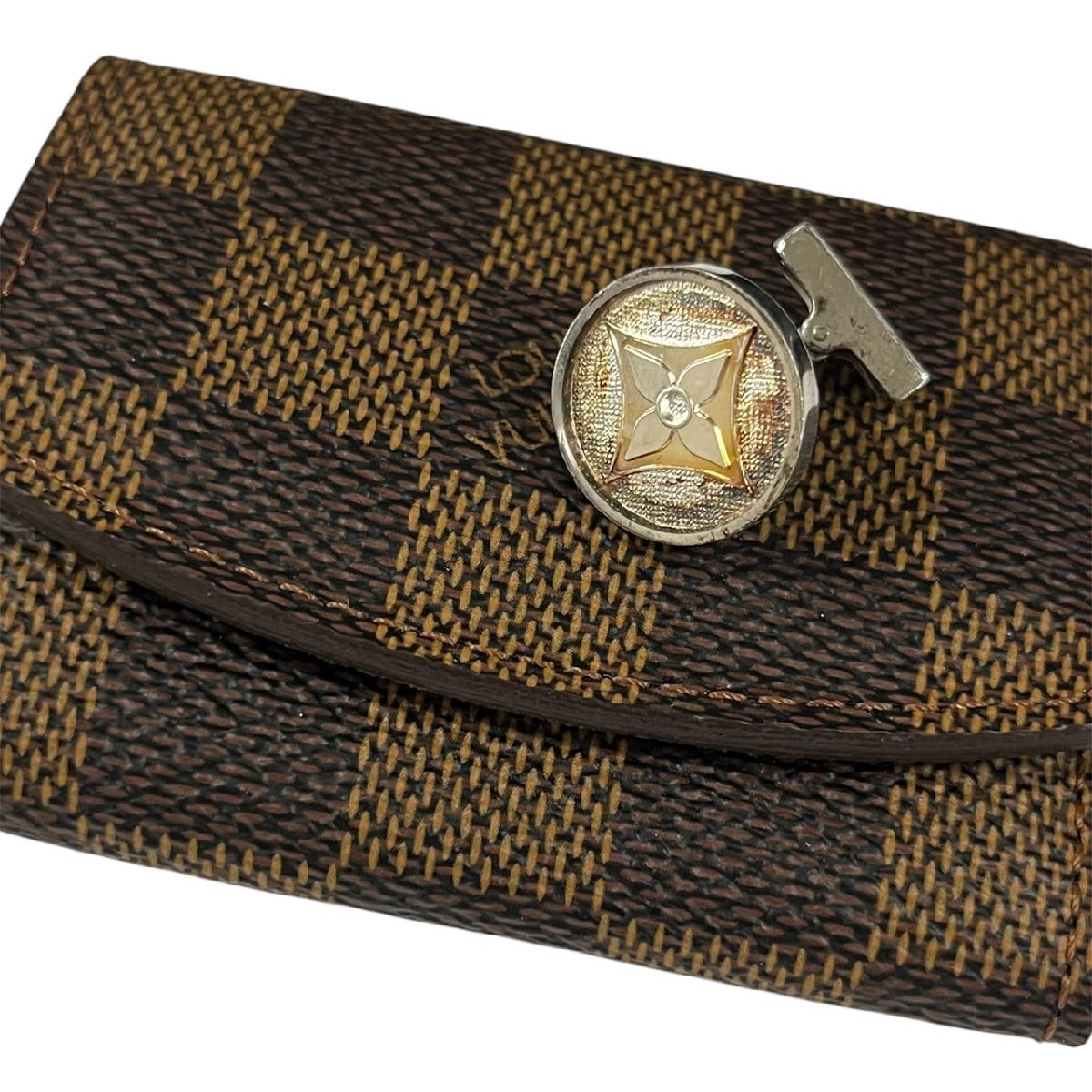 LOUIS VUITTON/ルイヴィトン カフリンクス ケース付き ダミエ 1點(diǎn)欠品 シルバー925 ブトン ドゥ マンシェット フルールカフスボタン mer