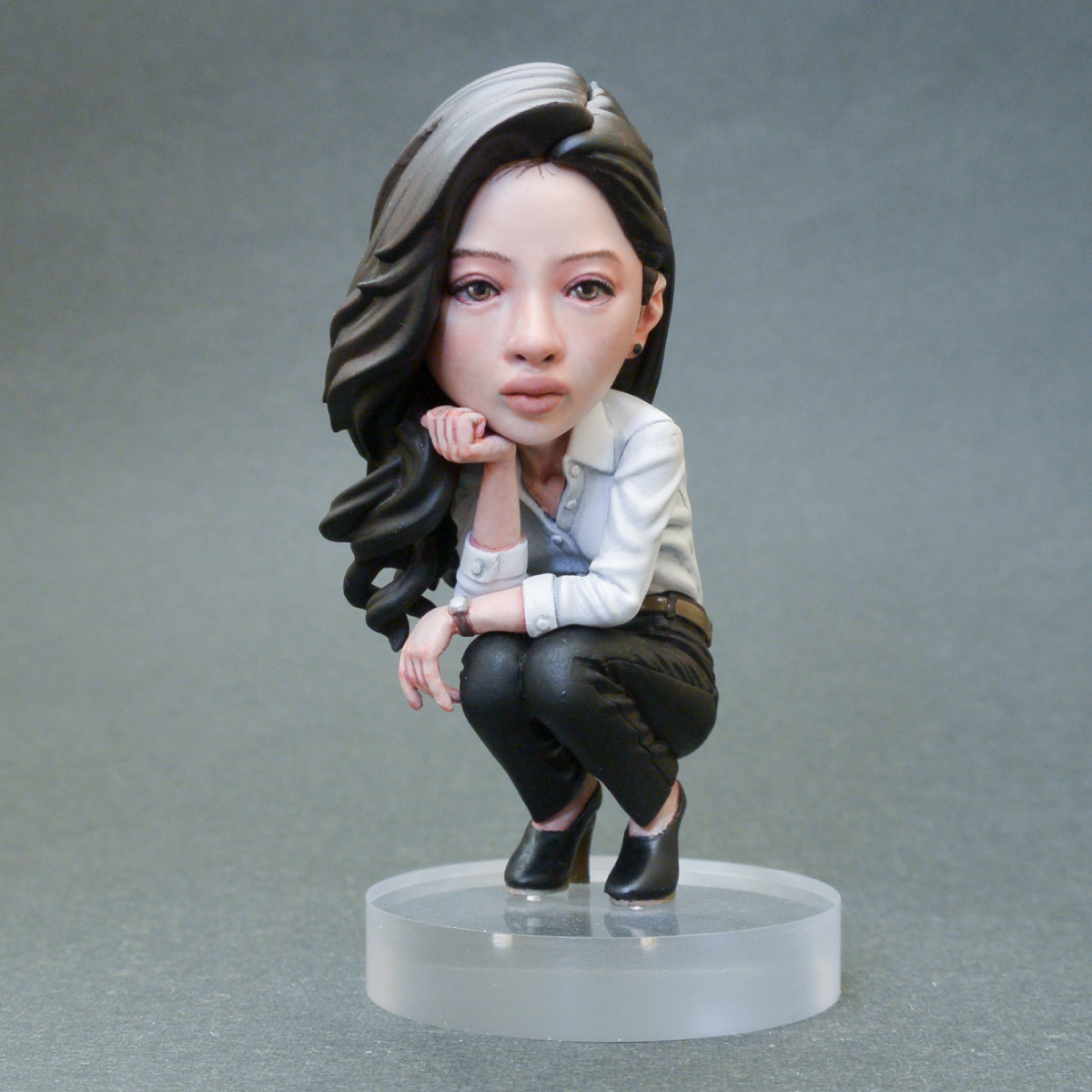 しゃがむお姉さん 塗装済み完成品 レジンキット フィギュア 塗装済完成品】 しゃがむお姉さん 東田万偶斎/原型 nonスケール