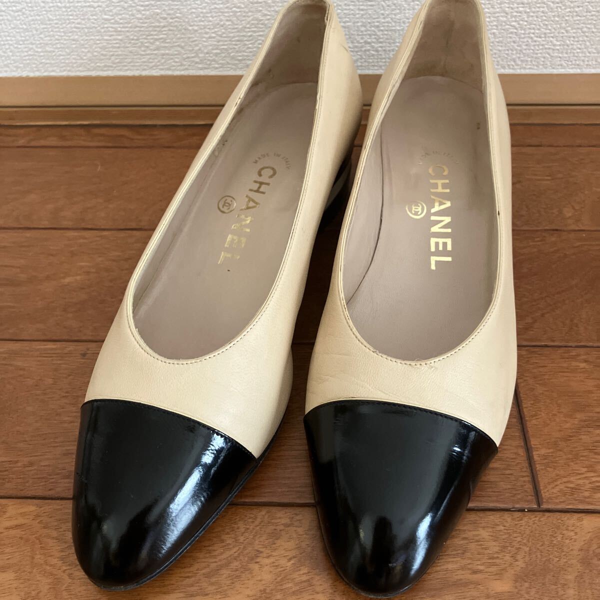 シャネル靴　38サイズ　黒ベイジュ_画像1