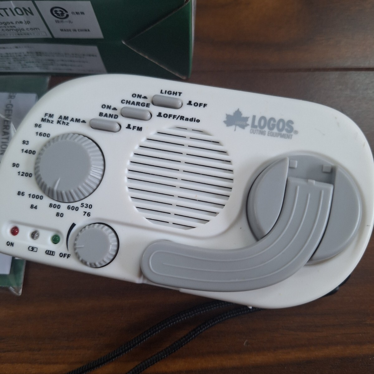 ロゴス LOGOS アウトドア スマホ充電 3電源クランクソーラーラジオライト LED ライト バッテリー ソーラーパネル USB 手巻き キャンプ _画像4