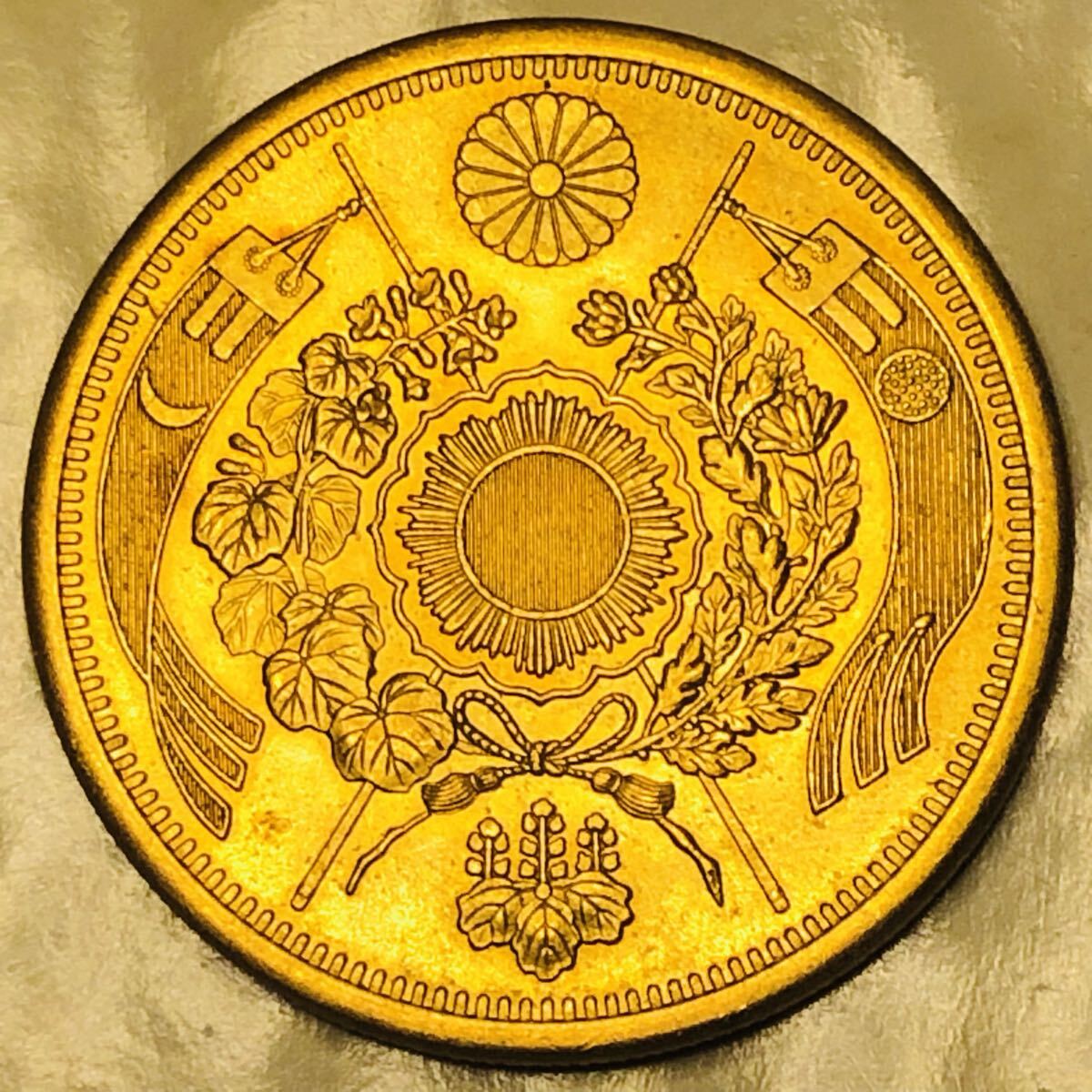 金貨 旧二十圓金貨 明治10年 菊の御紋 大日本 美品 コレクション 骨董品 金貨 旧二十圓金貨 明治10年 菊の御紋 大日本 美品 旭日