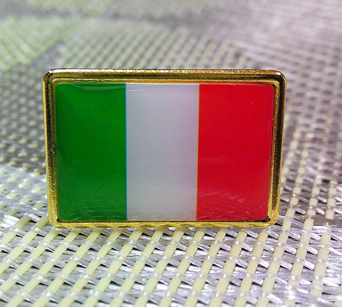 《BP長方形IT旗》◆新品　イタリア　Italy　フラッグ　 Flag　ラグビー　サッカー　スポーツ　　ファッション ピンバッジ ◆ミリタリー 
