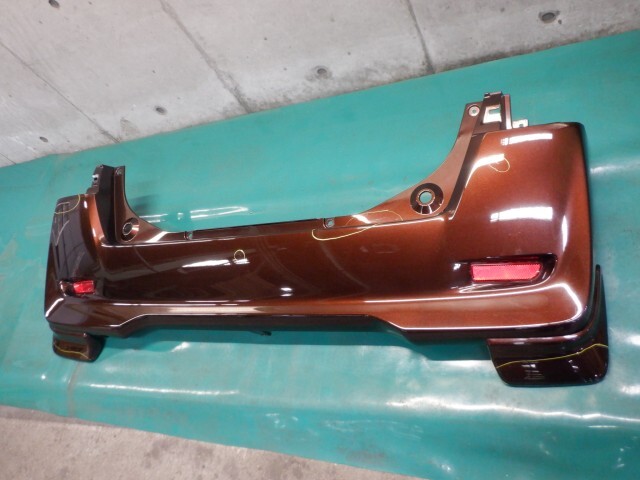 デイズルークス DBA-B21A RバンパーASSY CWN/C12_画像3