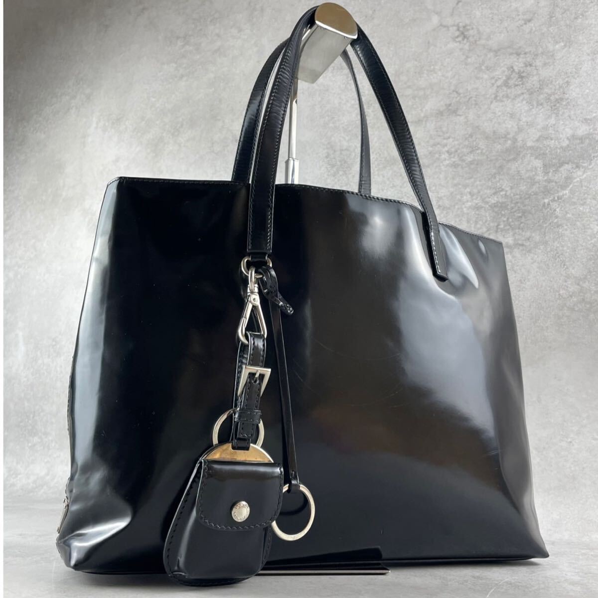 PRADA プラダトートバック三角ロゴ パテントレザー 極美品】PRADA プラダ 三角ロゴ メンズ ビジネス トートバッグ